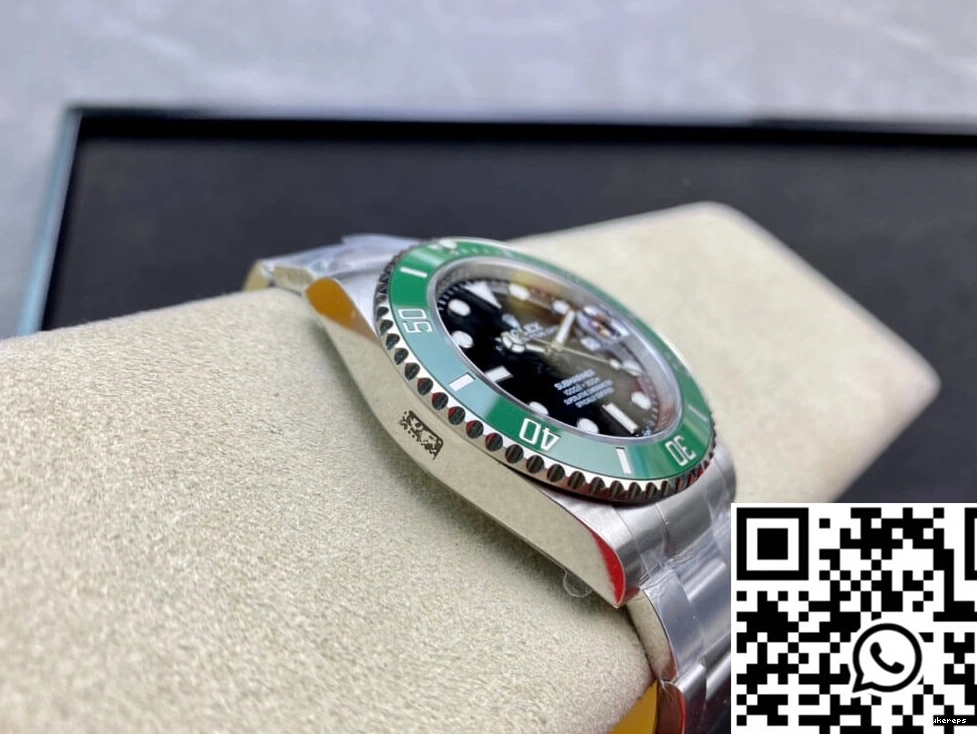 Submariner Rolex Bezel M126610LV-0002 1215 VS ComfortFit Factory Green 0819